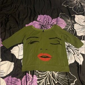 Marilyn Monroe Olive Green Graphic Face Top with Red Lips, Medium